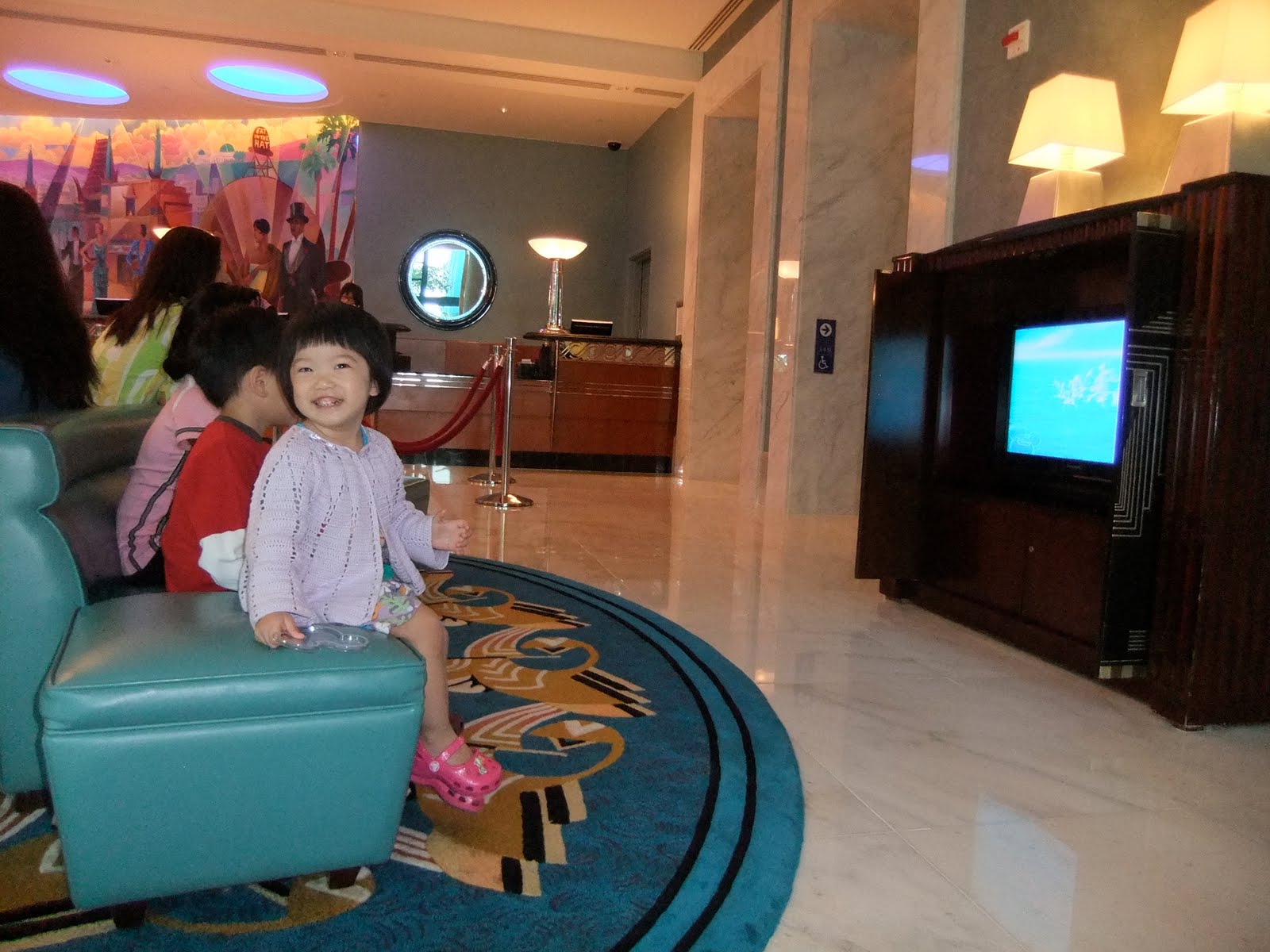 Hong Kong Disneyland Guide & Review May 2010