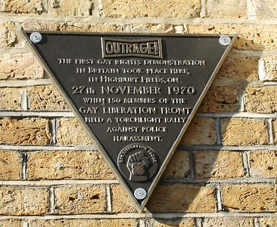 Plaque reading: The first gay rights demonstration took place here, in Highbury Fields, on 27th November 1970 when 150 members of the Gay Liberation Front held a torchlight rally against police harassment.