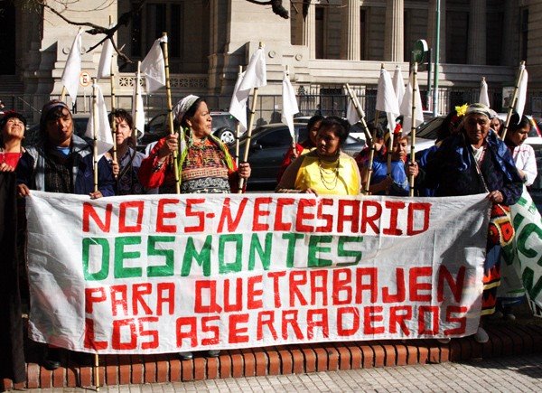 Manifestacion de integrantes del Publo Huichi en Bs As.