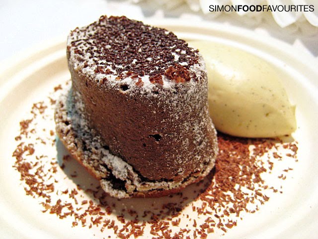 [20100311_8112-Taste-of-Sydney-2010_Bécasse-Chocolate-Souffle-$12.jpg]
