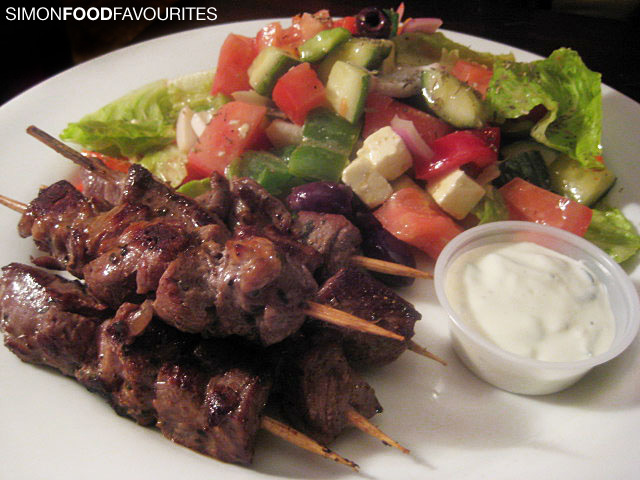[20090827_8643-Paddington-Arms_Lamb-Souvlaki-with-warm-pitta-bread,-tzatziki-and-greek-salad-$16.50.jpg]