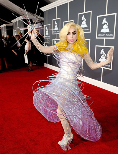 [Grammy-awads-2010-red-carpet.jpg]