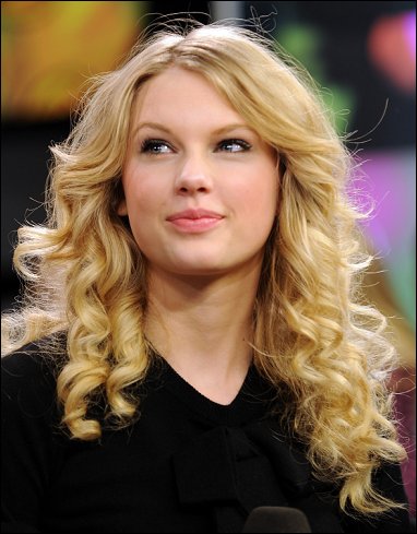 image: Taylor-Swift-Fearless-Tour