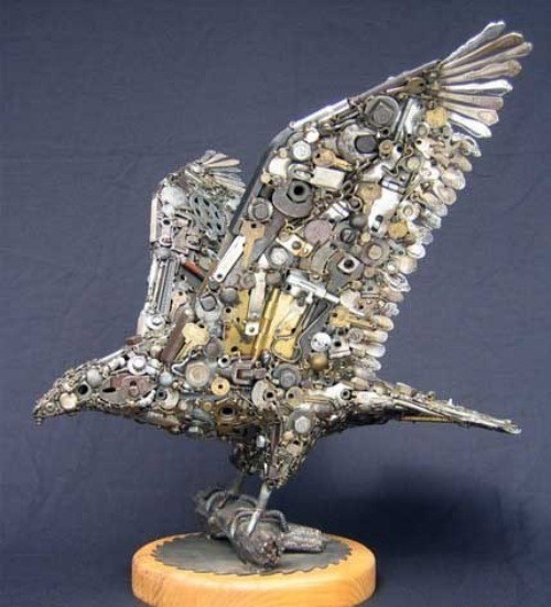 [sculpture-made-of-bits-and-pieces-1.jpg]