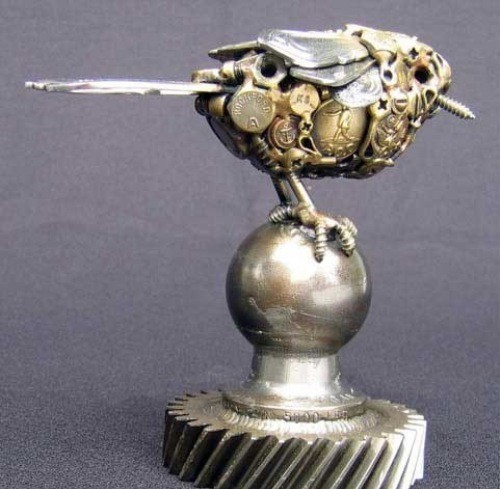 [sculpture-made-of-bits-and-pieces-20.jpg]