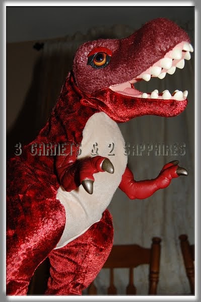 3 Garnets & 2 Sapphires: Review: Playskool Dino-Roars Monty Rex