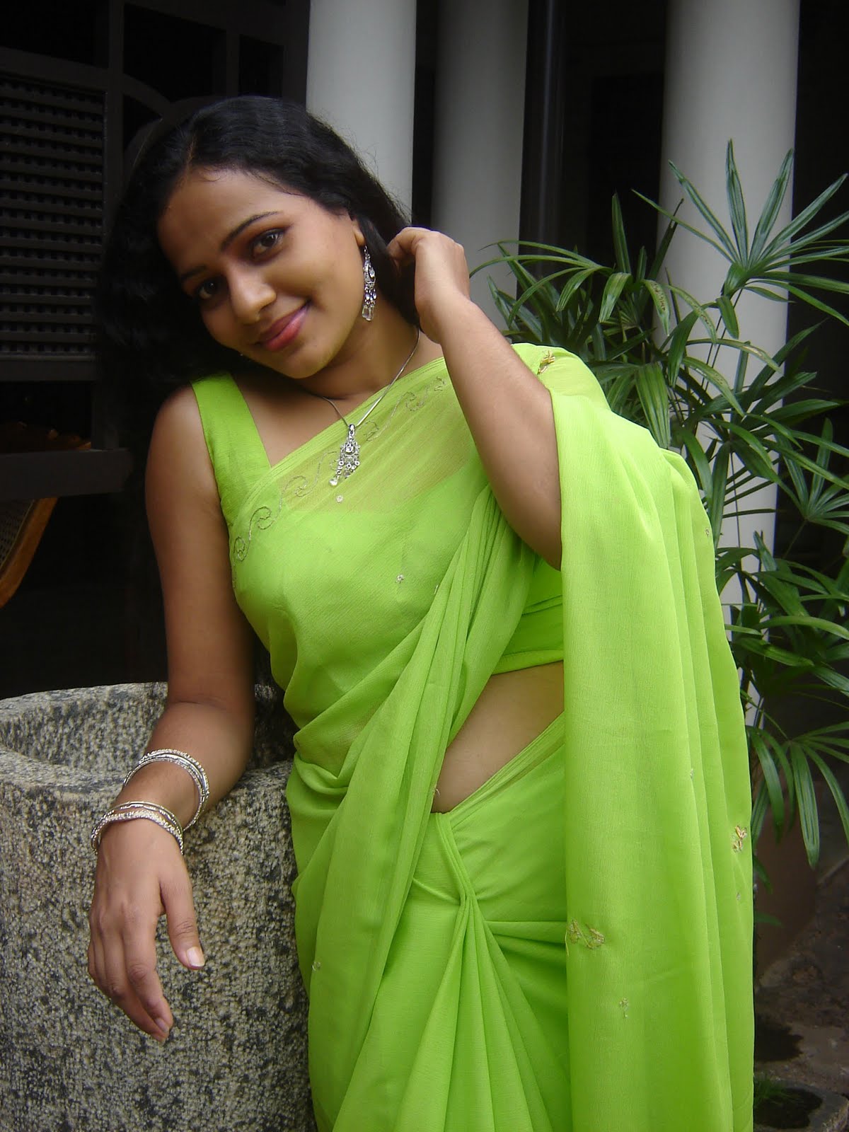 Sri Lankan Popular Teledrama Actress Umayangana Wickramasinghe Hot 