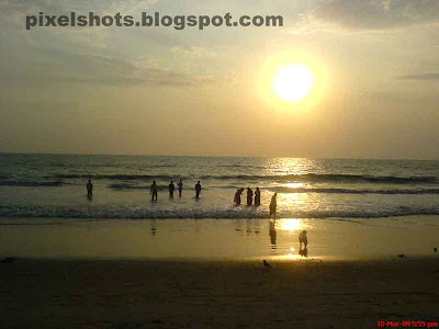 sunsets from beaches in kerala,beach sunset photography from calicut beach in kerala india,kerala beaches photos,beach sunsets,india kerala,calicut beach