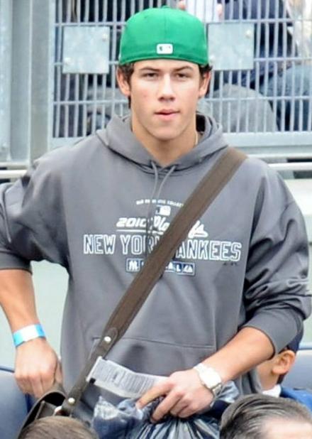 DIA DIA CON LOS JONAS: NICK JONAS EN EL JUEGO DE LOS YANKEES