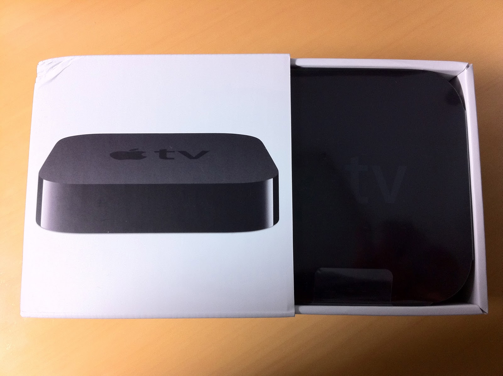 フェニックス?英国で保護された「珍しい」鳥はスパイスで汚れていた