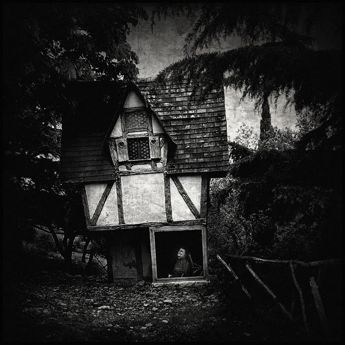 [____hOusE_Of_mY_brOthEr_____by_twELveRN.jpg]