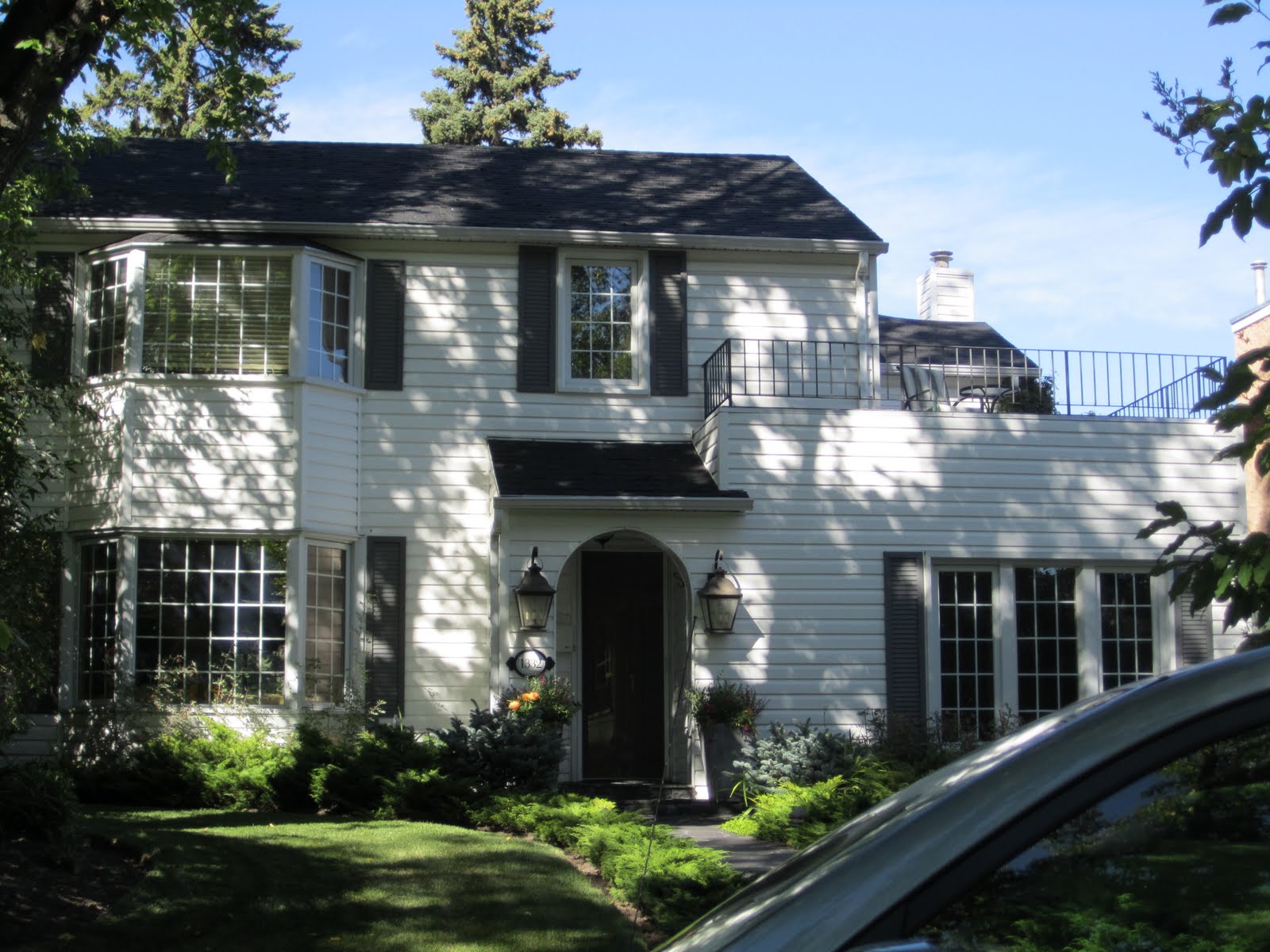 gracefully-searching-father-of-the-bride-house