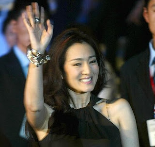 Gong_Li_is_Now_A_Singaporean-20081110110300.jpg
