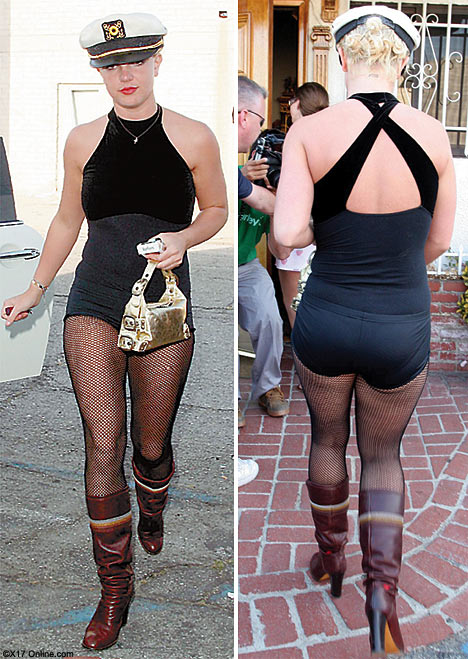 [britneyhat.jpg]