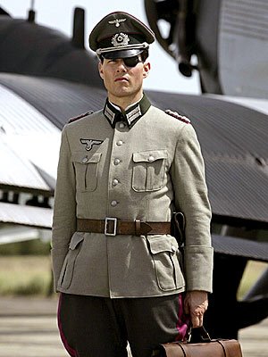 [tom_cruise_VALKYRIE_TIMES_SQUARE_GOSSIP.jpg]