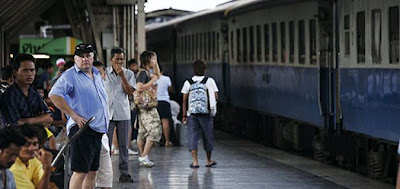 Åka tåg i Thailand