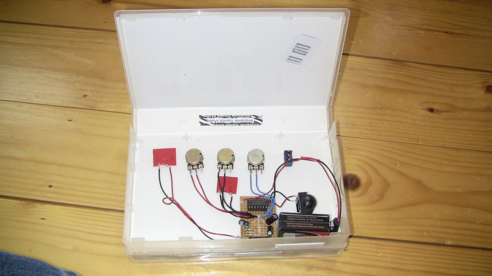 dodgy stereo 10 x bleep Boxes = 30 x DIY Oscillators