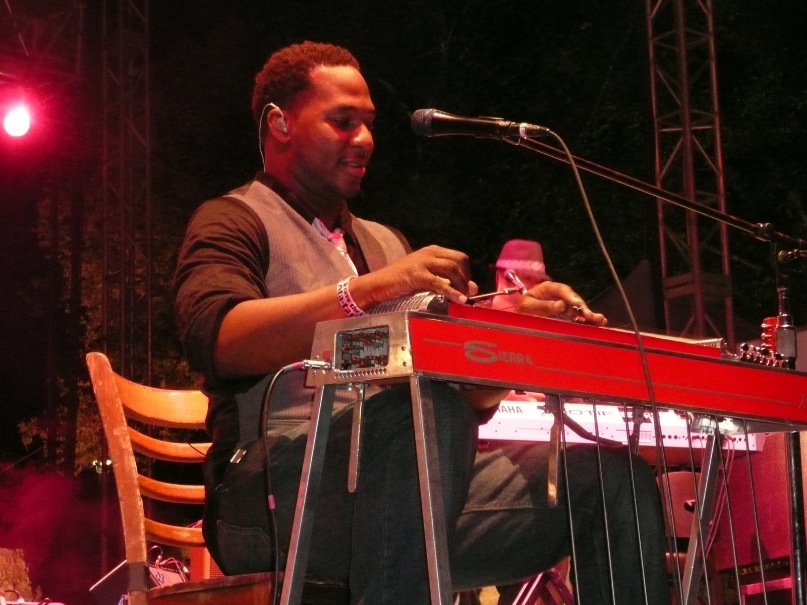 live-music-in-austin-robert-randolph-and-the-family-band