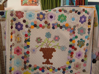 Quiet, quilters at work