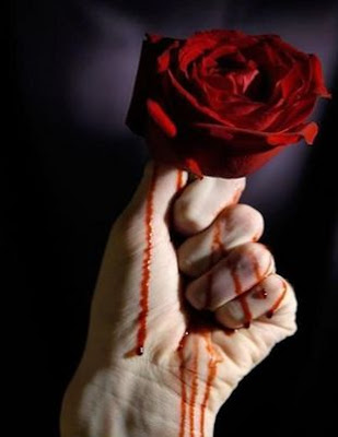 المرأة .. الوردة النازفة Heart+blood