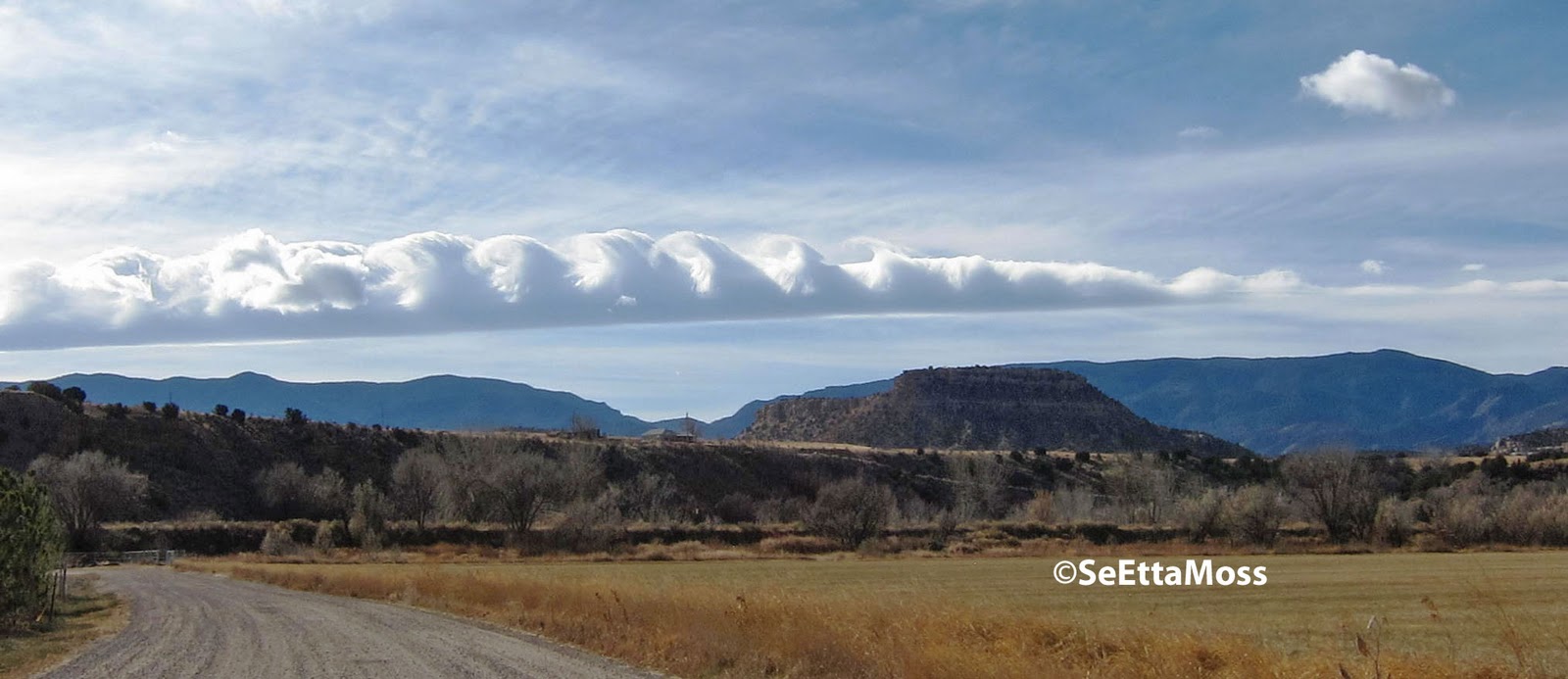"Rotor" or wave clouds near Wet Mountains in Colorado