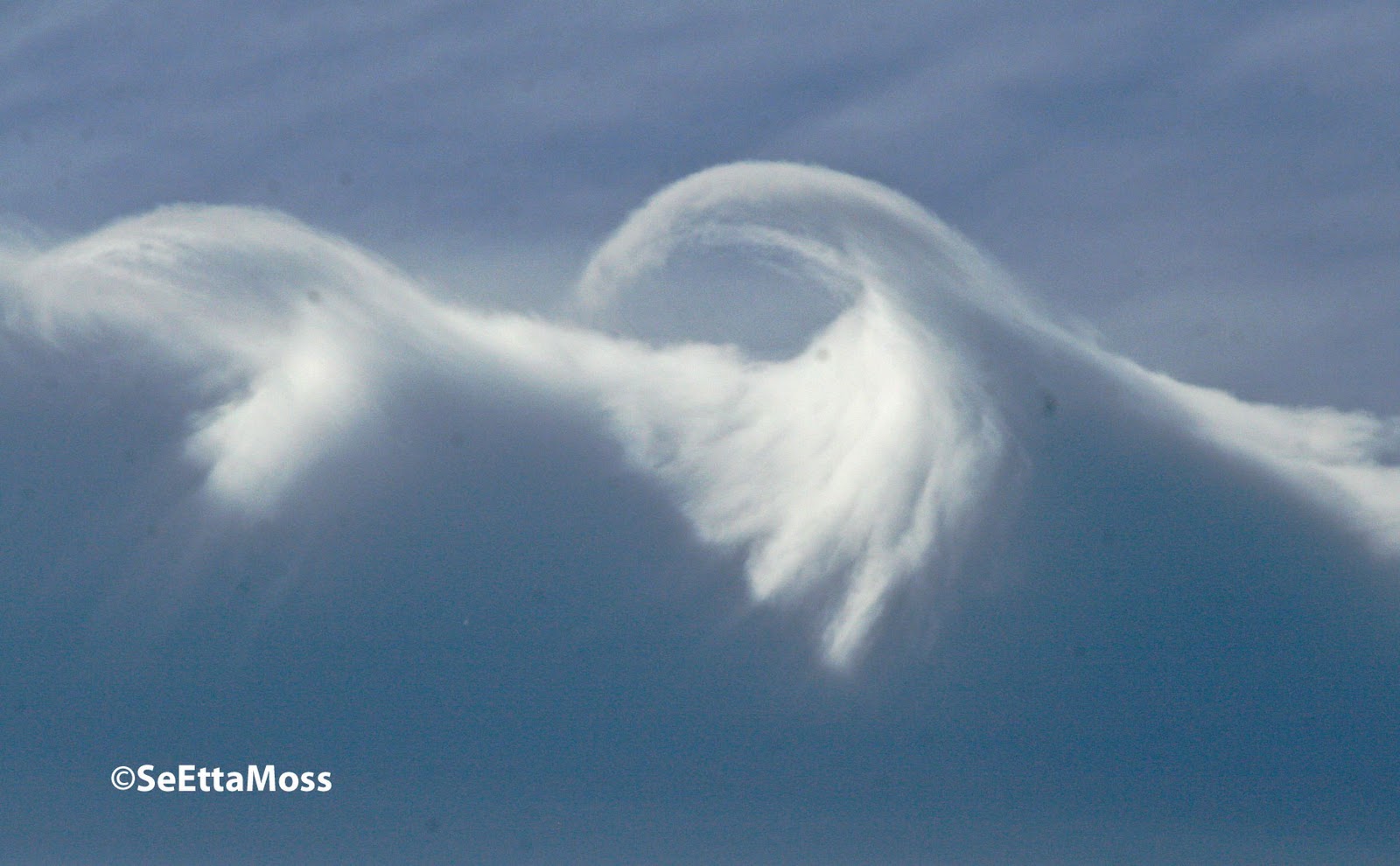 Close up view of 'rotor' or wave clouds