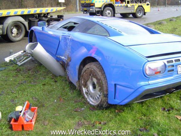 [red-gear_#10_top10_most_expensive_car_crash_1.jpg]