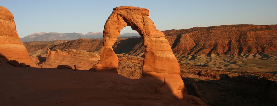 Delicate Arch + human scale