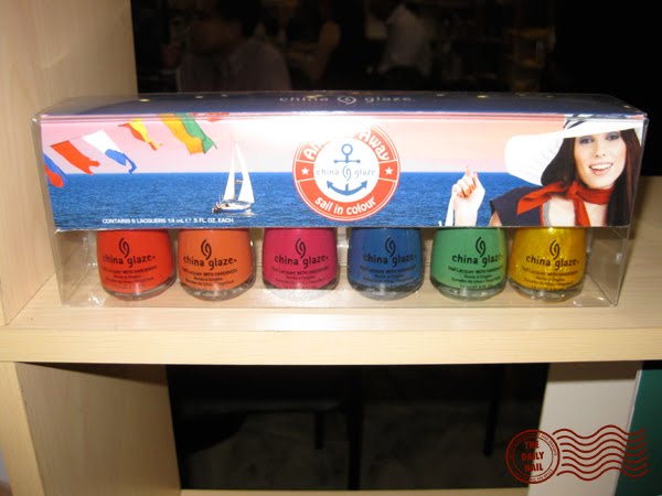 New China Glaze – Anchors Away! (I'm in love, seriously) Set 1: