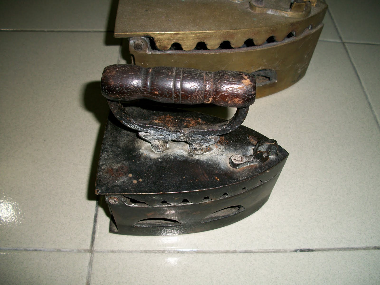 collectible items Charcoal Irons 1 Seterika arang