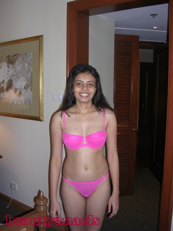 Desi Chudai Chennai House Wife Aunty Hot In Sexy Bikini Canada