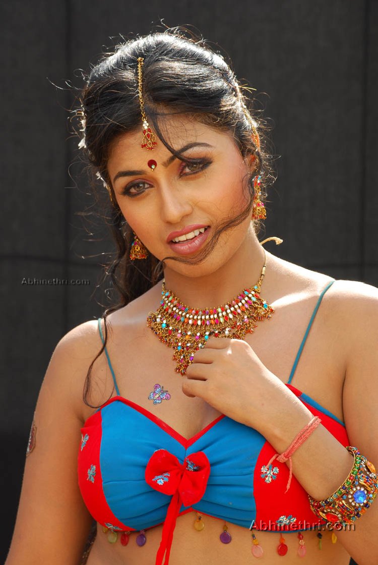 Hot Hot Actress Photos: Arthi Puri Mind Blowing Hot Photos