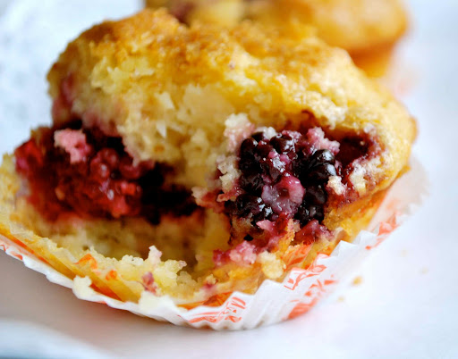 Kulinarisches Kaleidoskop: Brombeer-Apfel-Muffins