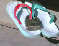 Bahaya Dari Penggunaan Sandal Jepit Bahaya Dari Penggunaan Sandal Jepit