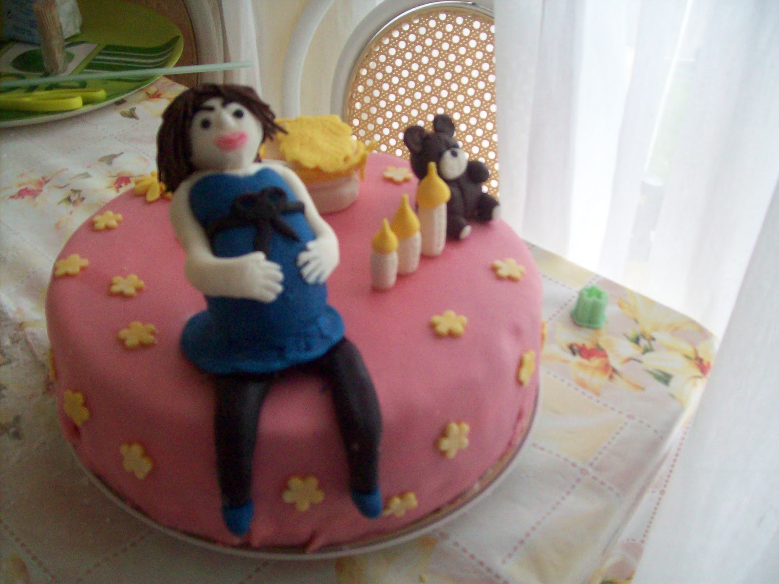 sevim & ses gourmandises gateau femme enceinte (baby shower ) en pate