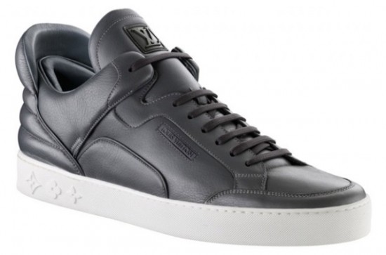 [kanye-west-louis-vuitton6-550x363.jpg]