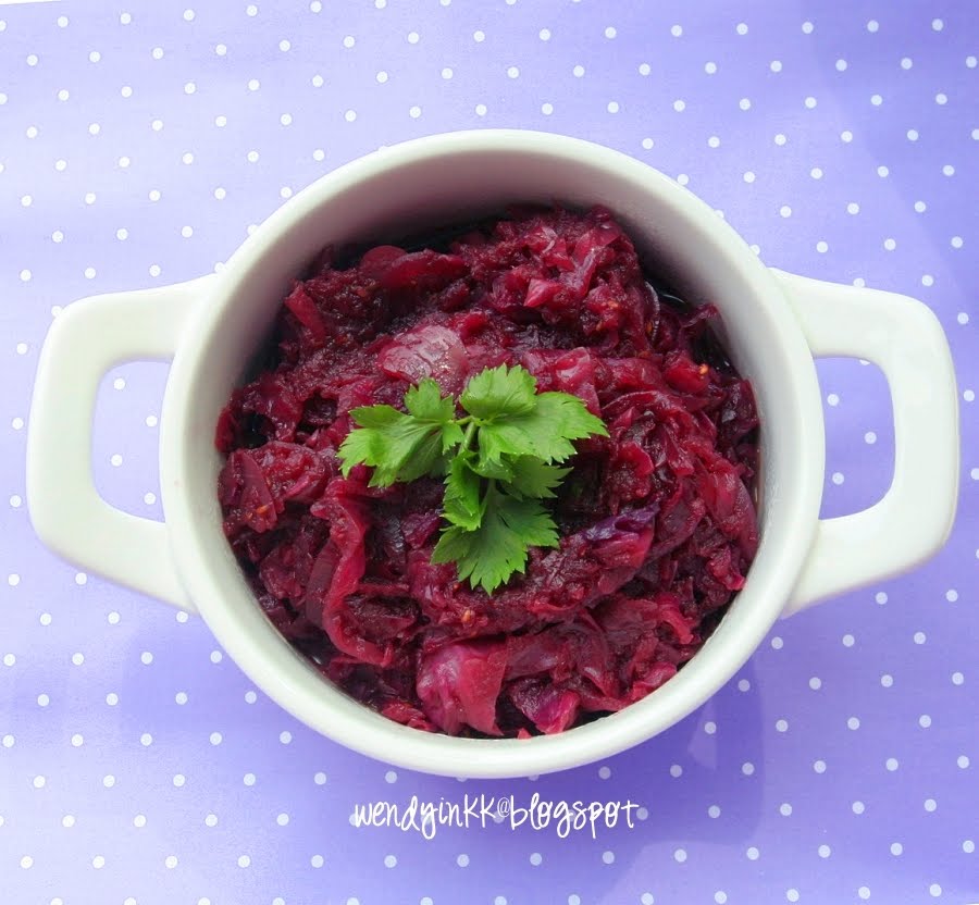 Table for 2.... or more Braised Red Cabbage with Apple and Red Wine
