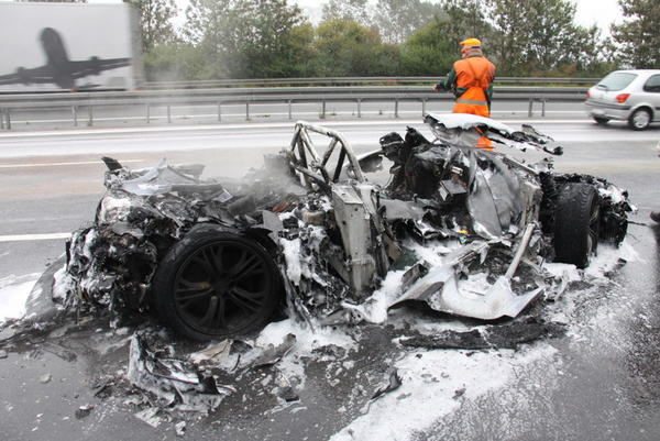 No Car Crashed Traduccion No Car Crashed Traduccion