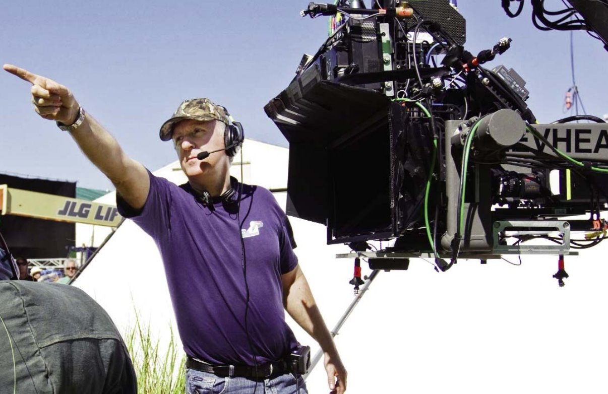 [James+Cameron+on+Avatar+set1.jpg]