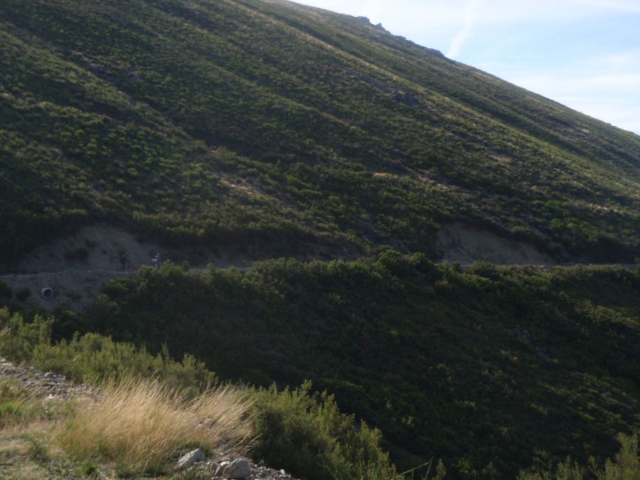 [d2+011+descida+antenas+lousa.JPG]