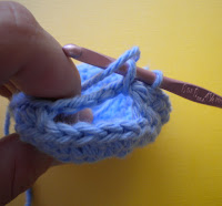AnnaVirginia Fashion: FREE Crochet Pattern Piggy Peeps Baby Booties