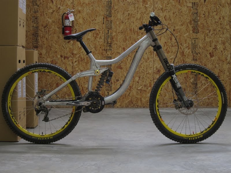 Kona operator outlet dh 2011