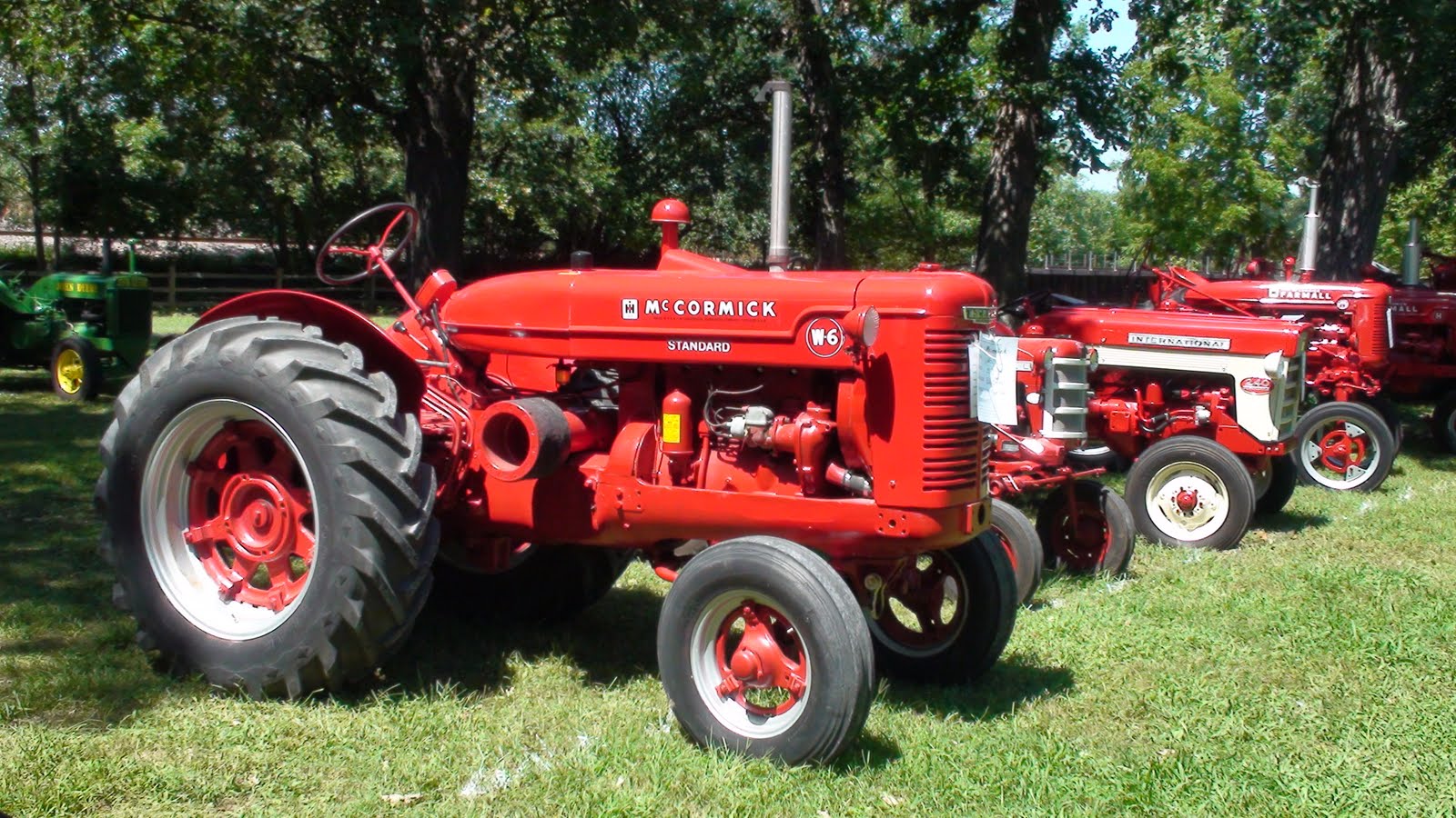 kankakeecountynews: Tractor Show at the Momence Gladiolus Festival