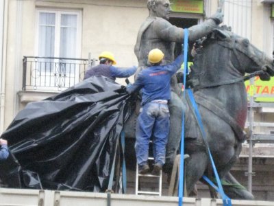 [18.12.08+RETIRADA+FRANCO+059.jpg]