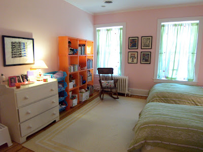 pink bedroom with orange Cubitec