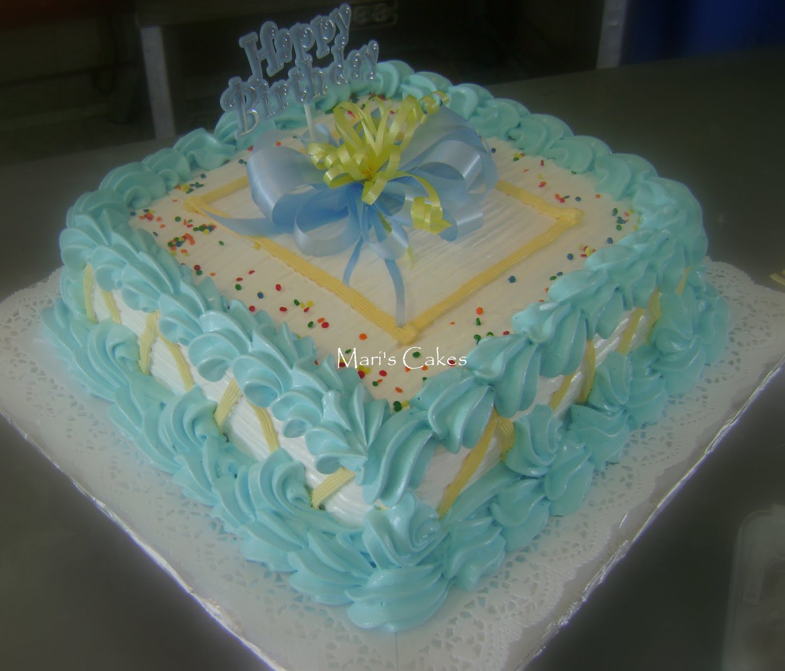 Suspiro, Dominican Frosting or Meringue Mari's Cakes (English)