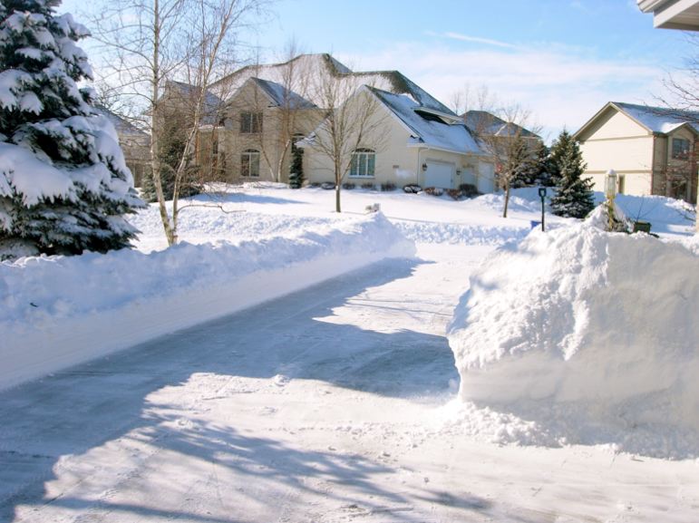 [driveway+shoveled.jpg]