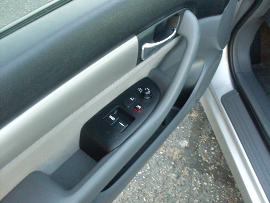 luisrideauto: 2006 Honda Accord LX, 2 door coupe 2.4 Liter 4 cyl 58K