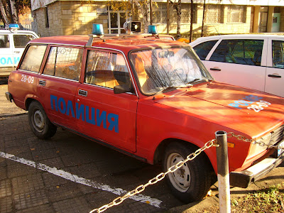 yambol+daily+picture+lada+police+car+13_12_08.jpg