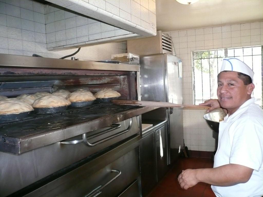 [APan_pies+in+oven.jpg]